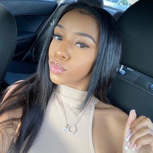 Meet your Posher, Damya